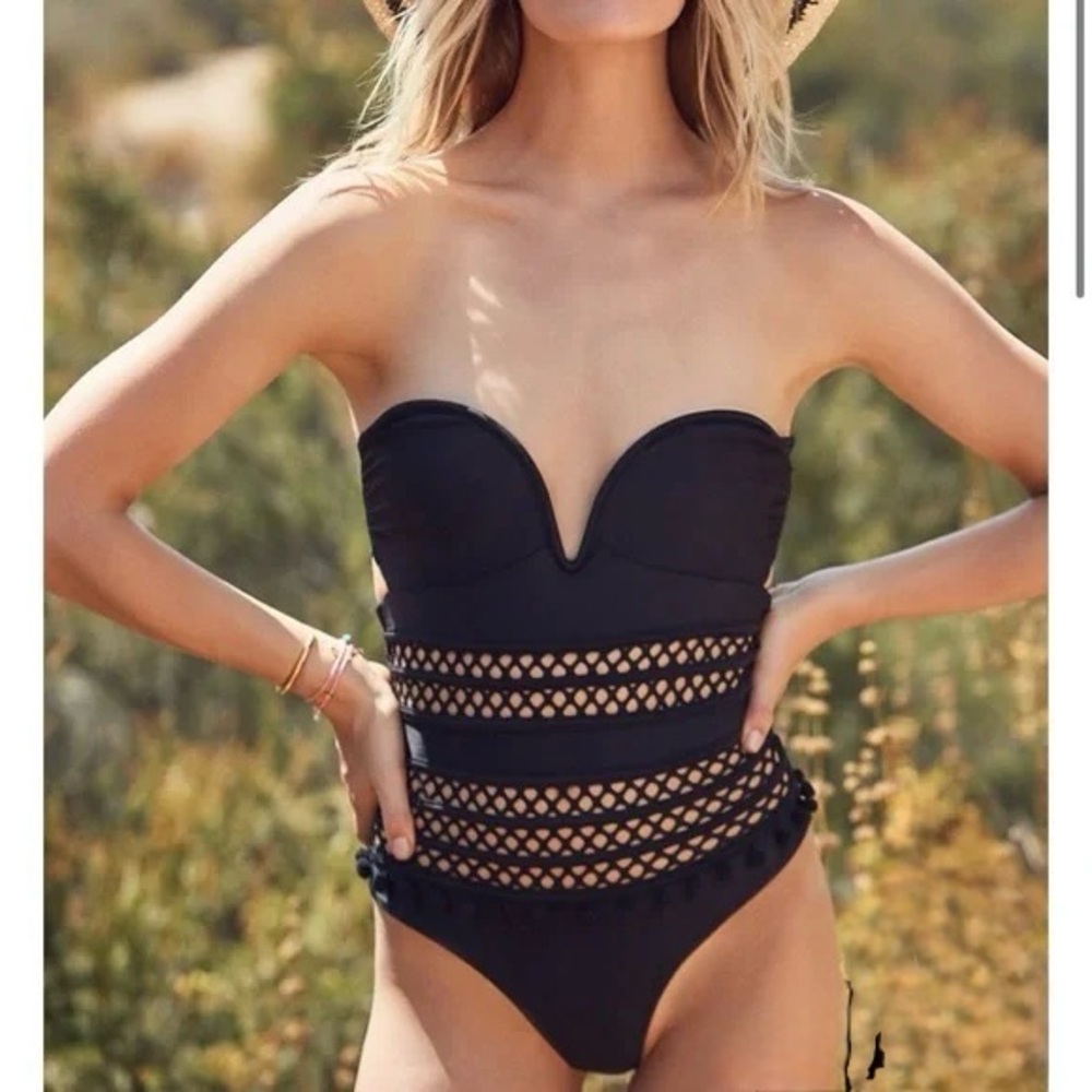 Tularosa Nina one piece black size large NWT